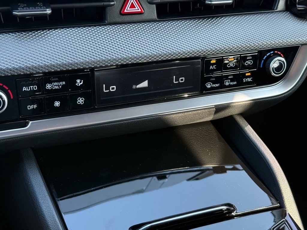 New 2025 Kia Sportage LX image 16
