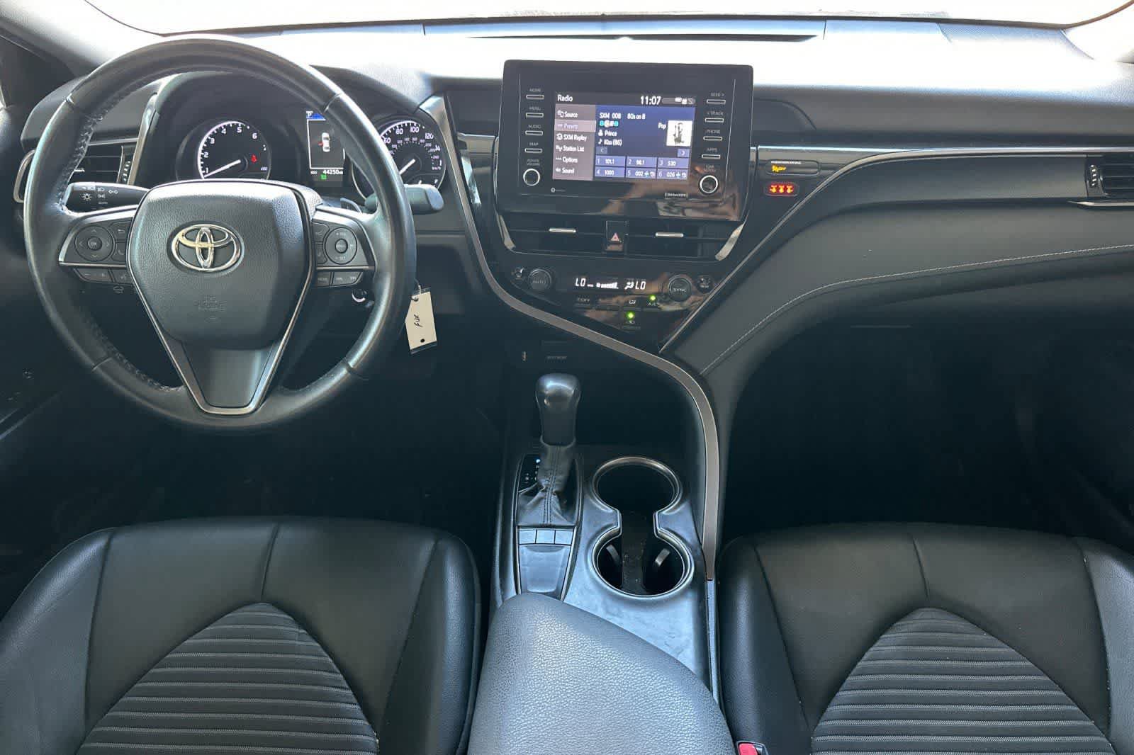Used 2022 Toyota Camry SE FWD image 4