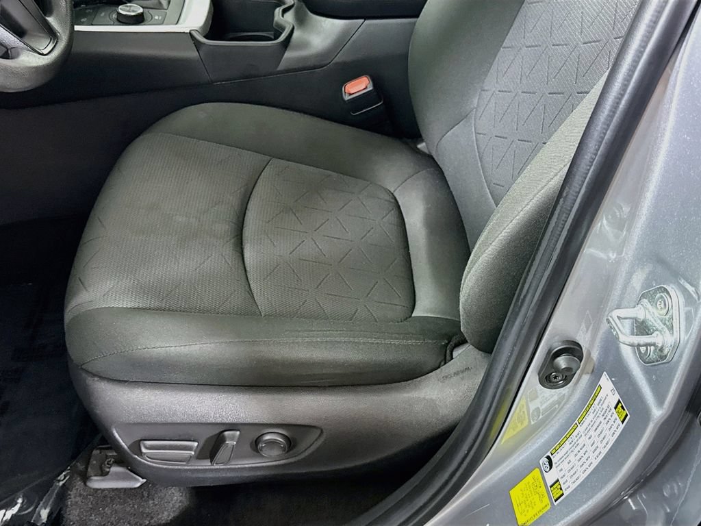 Used 2023 Toyota RAV4 XLE AWD/4WD image 23
