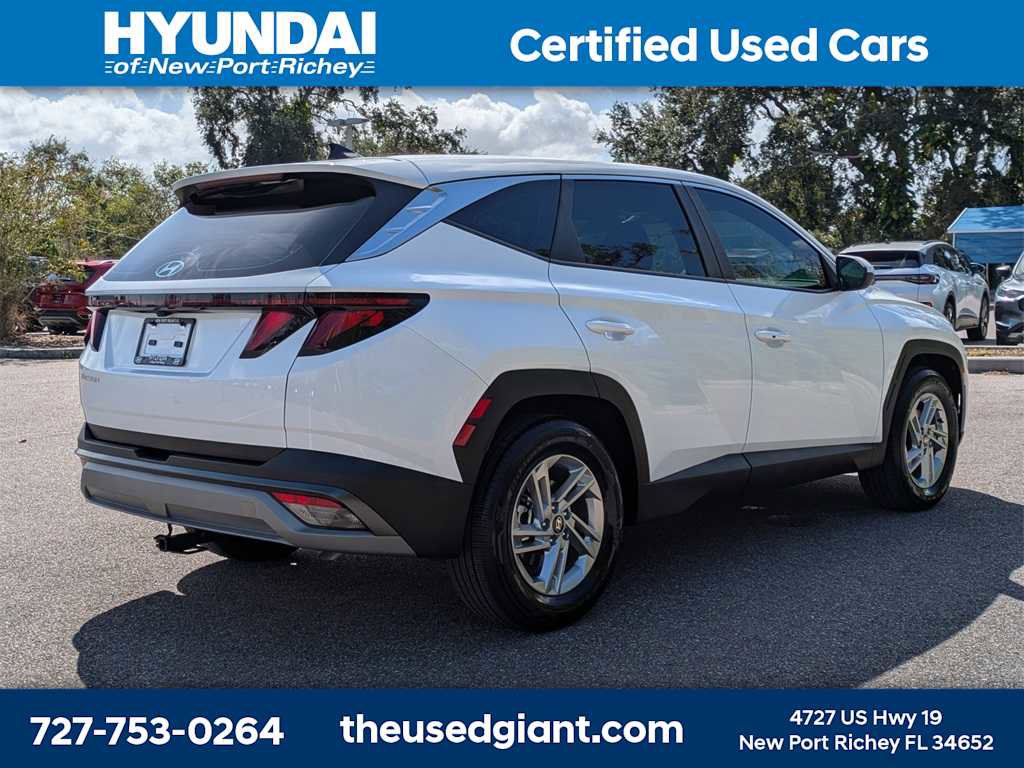 Used 2025 Hyundai Tucson SE image 5