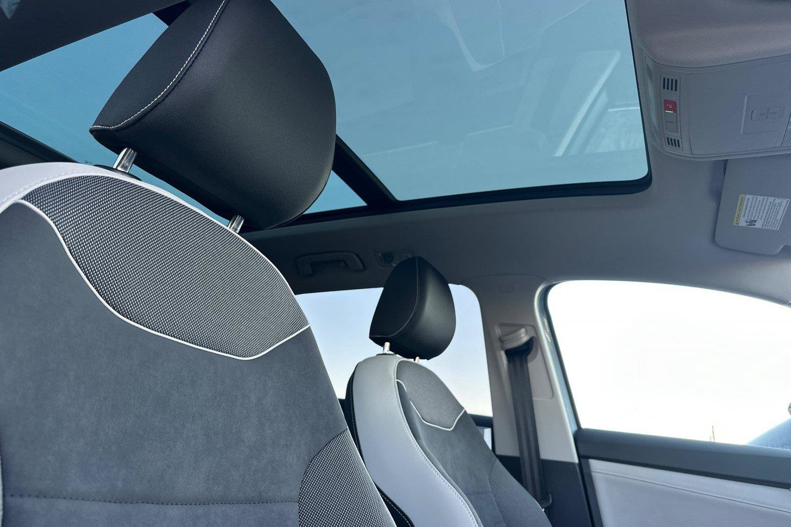 New 2026 Volkswagen Taos SE AWD/4WD image 16