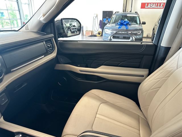 Used 2024 Ford Expedition Max Platinum AWD/4WD image 28