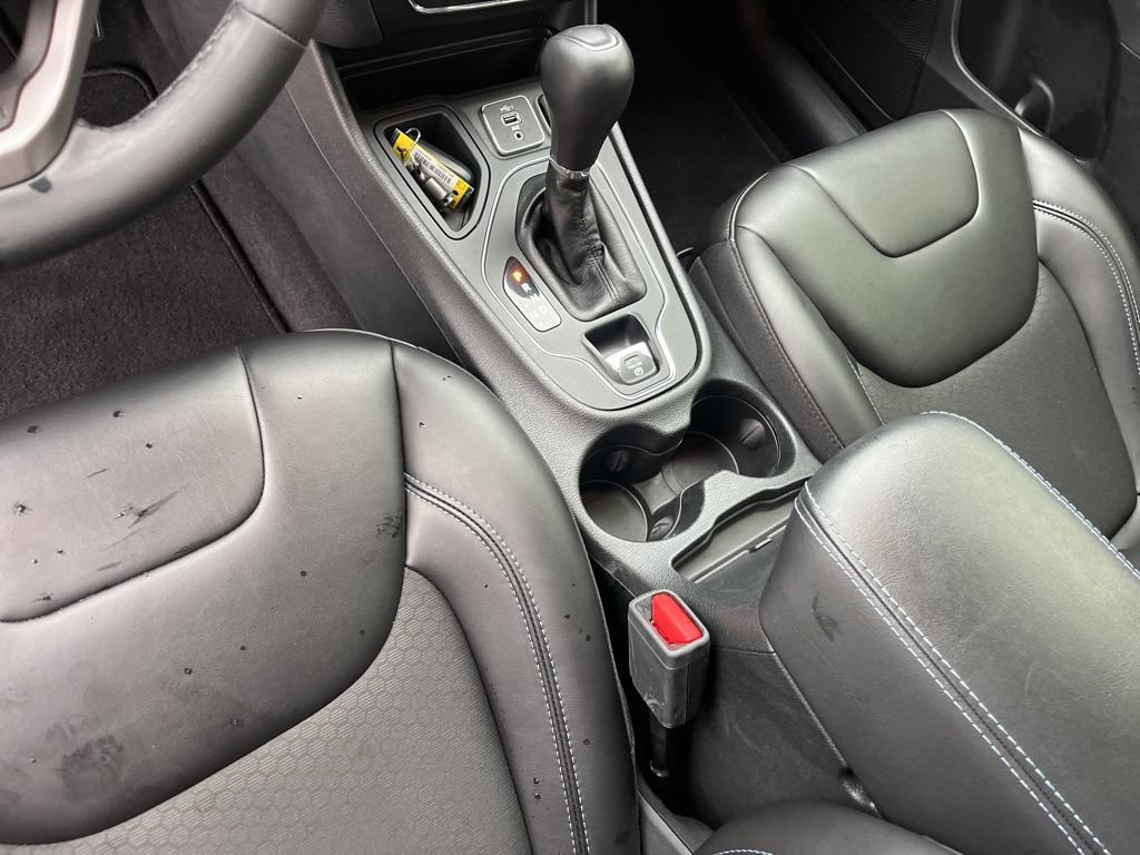 Used 2020 Jeep Cherokee Latitude Plus FWD image 21