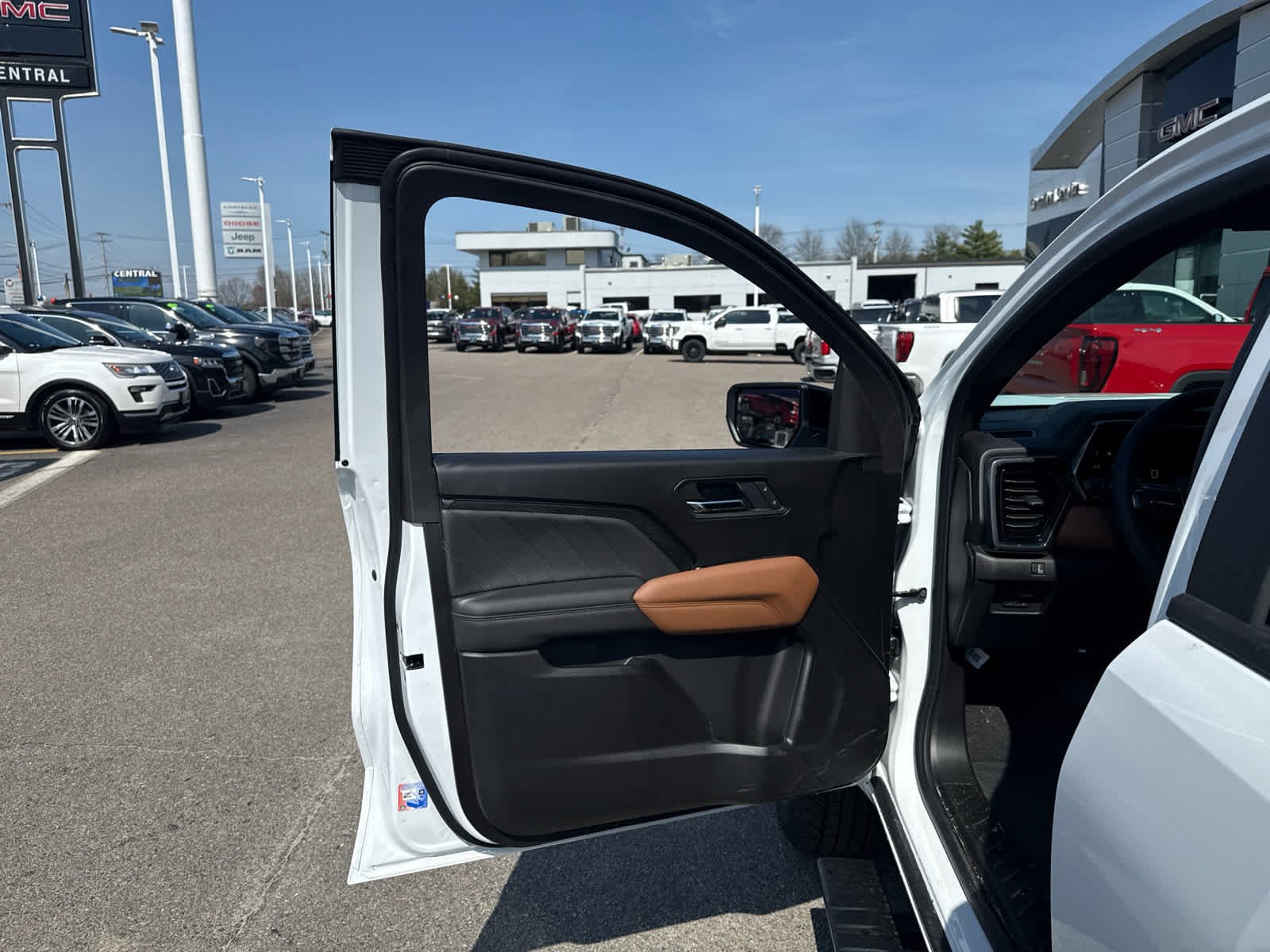 New 2026 GMC Canyon AT4 AWD/4WD image 12