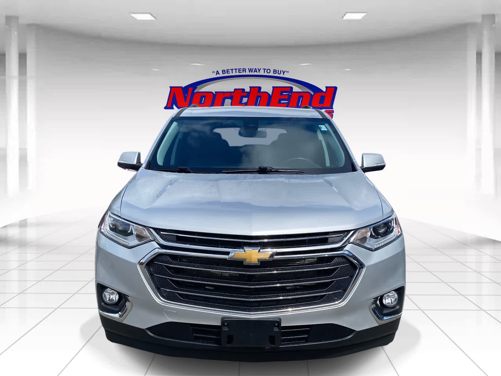 Used 2021 Chevrolet Traverse LT FWD image 2