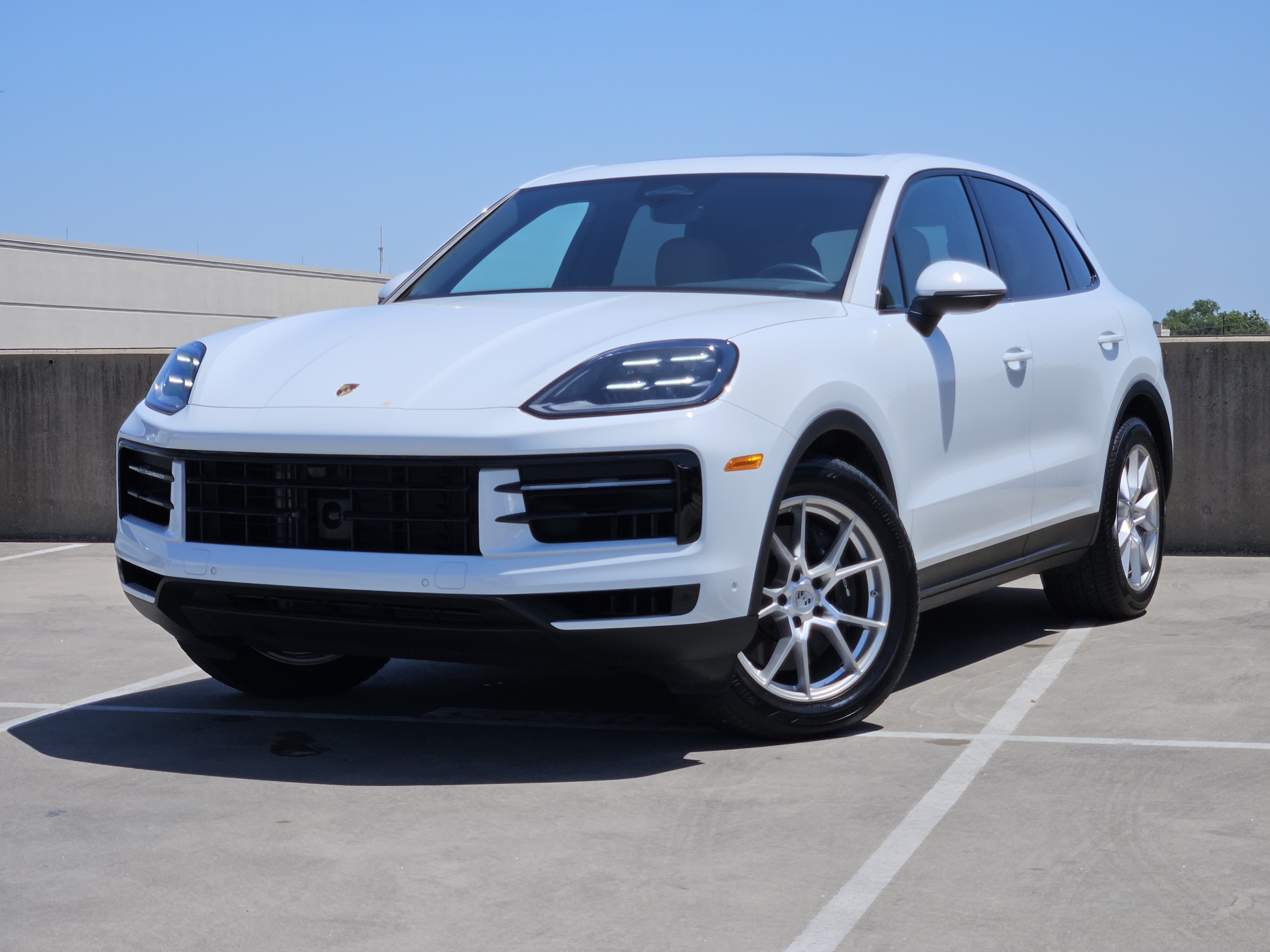 Certified 2026 Porsche Cayenne AWD/4WD image 1