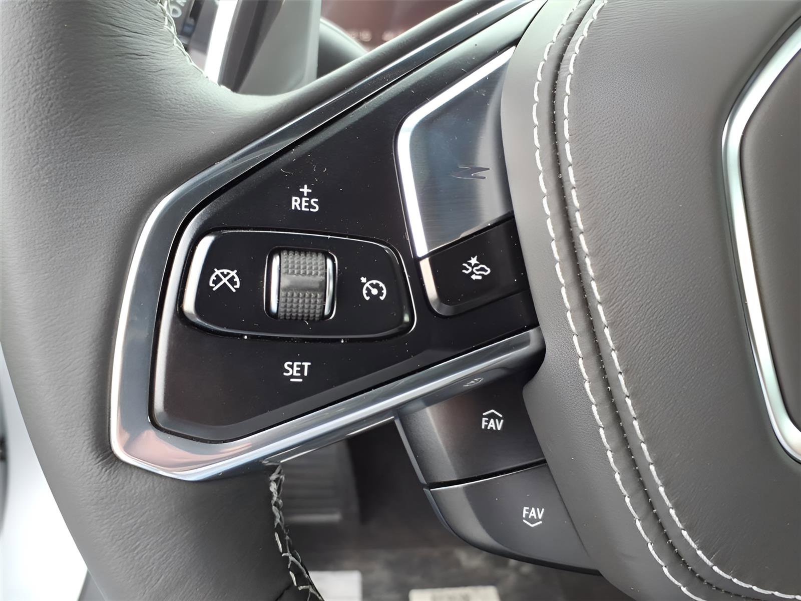 New 2026 Chevrolet Corvette Stingray Coupe w/ Battery Protection Package image 17