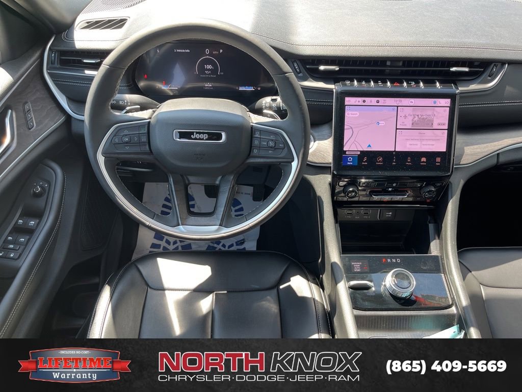 Used 2025 Jeep Grand Cherokee Limited AWD/4WD image 11