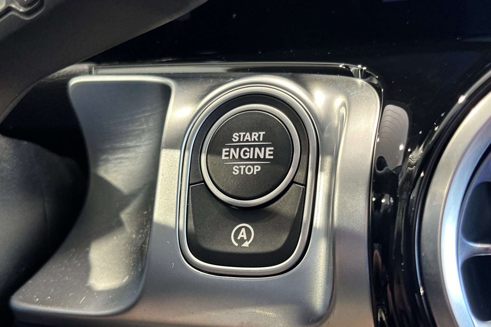 New 2025 Mercedes-Benz GLB 250 4MATIC image 22