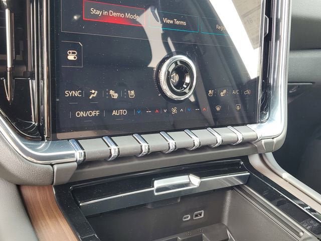 New 2026 GMC Yukon Denali w/ Denali Reserve Package AWD/4WD image 23