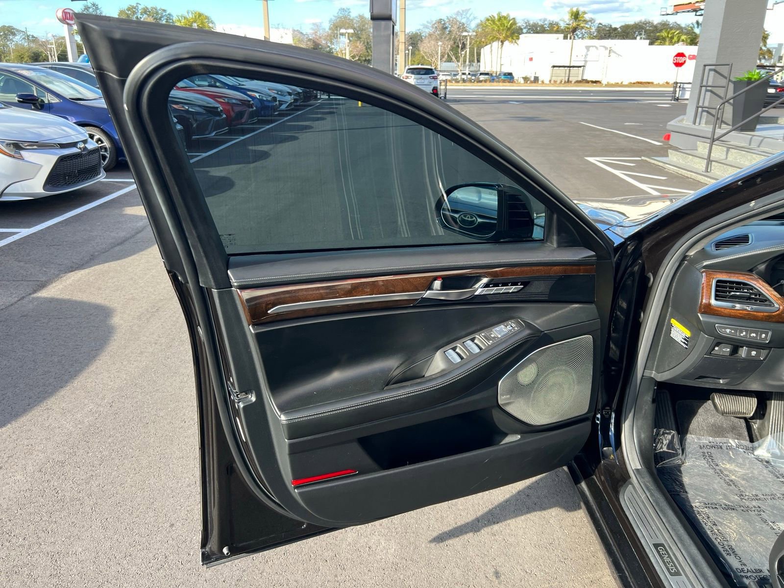 Used 2018 Genesis G90 5.0 Ultimate RWD image 25