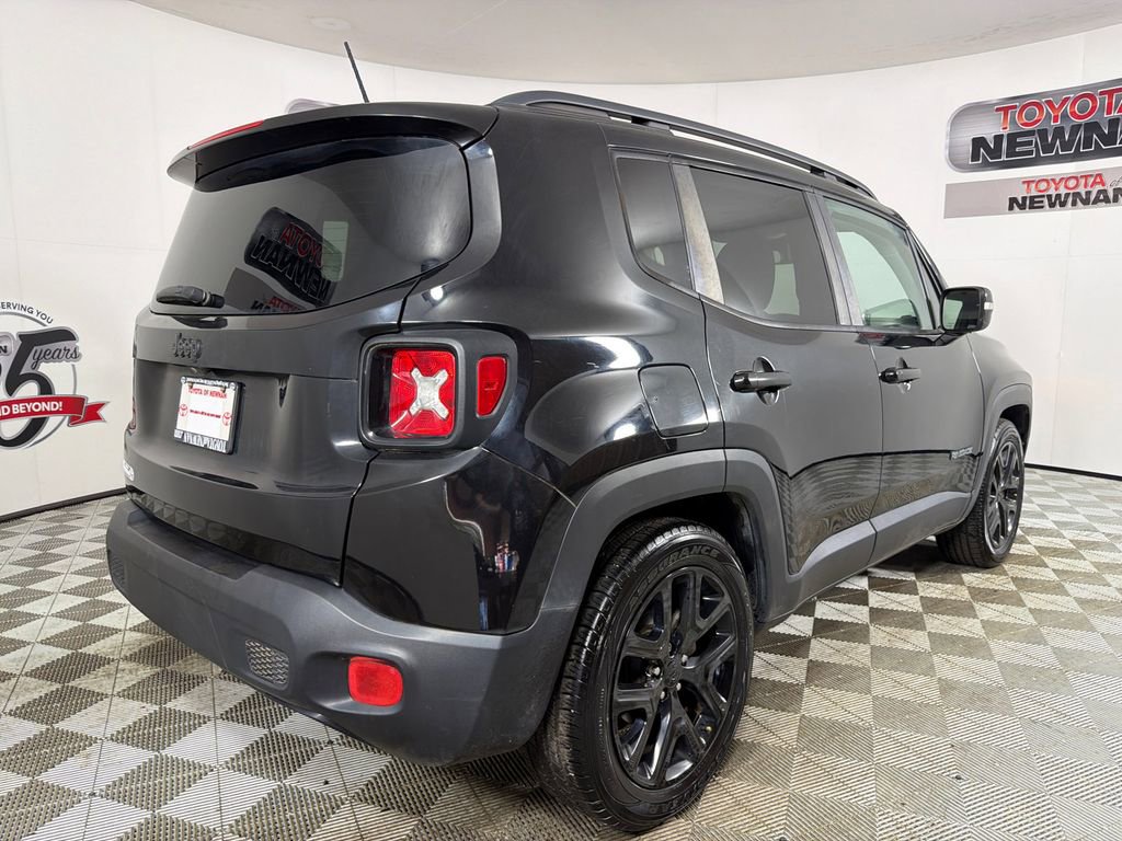 Used 2017 Jeep Renegade Altitude image 3