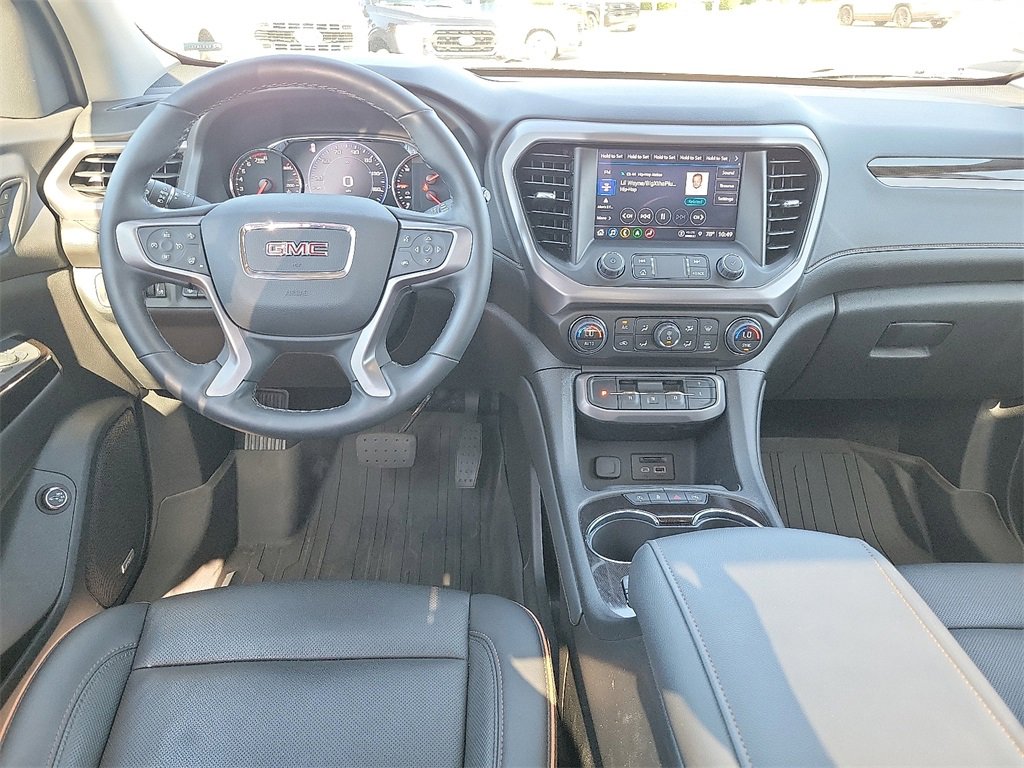 Used 2023 GMC Acadia AT4 w/ Technology Package image 11