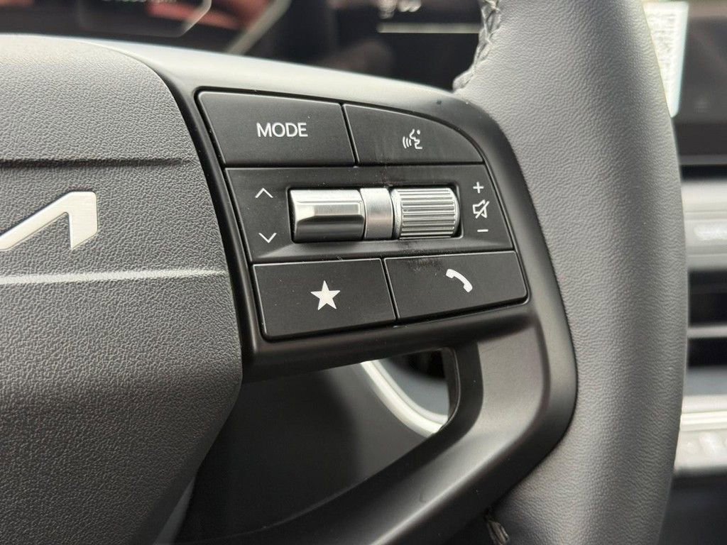 New 2025 Kia K4 EX image 11