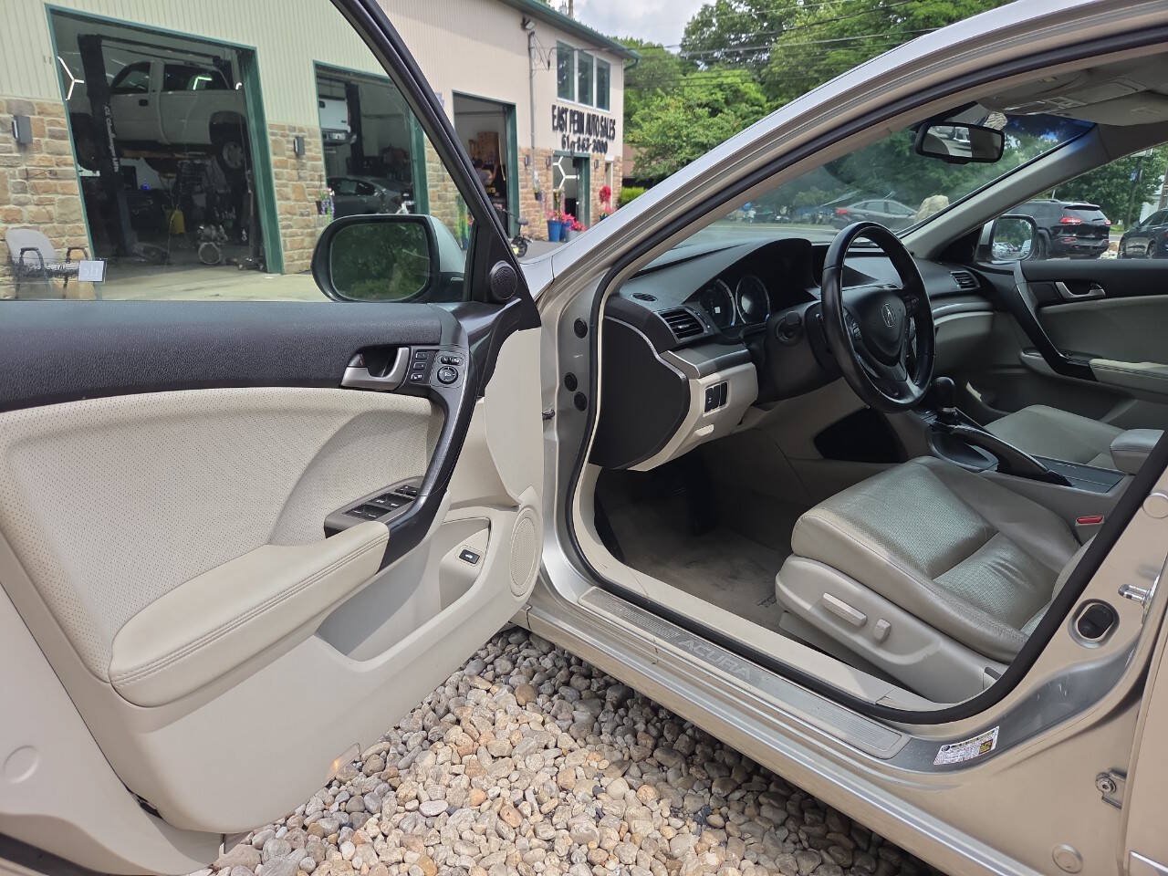 Used 2010 Acura TSX w/ Technology Package FWD image 17