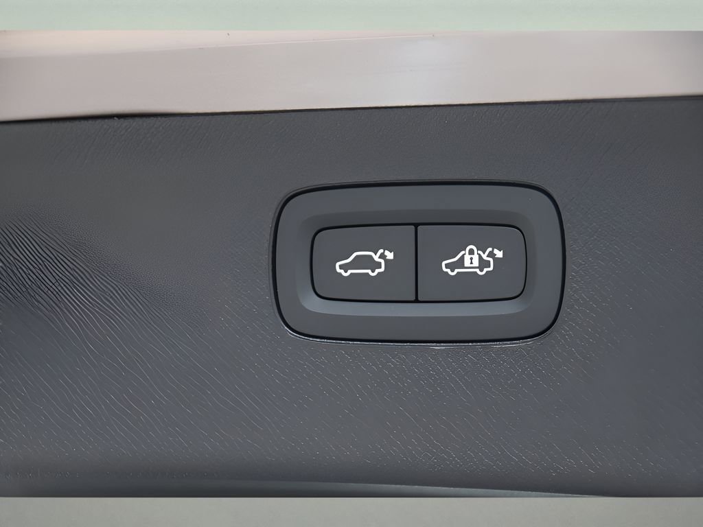 New 2026 Volvo XC90 B5 Ultra w/ Protection Package Premier image 25