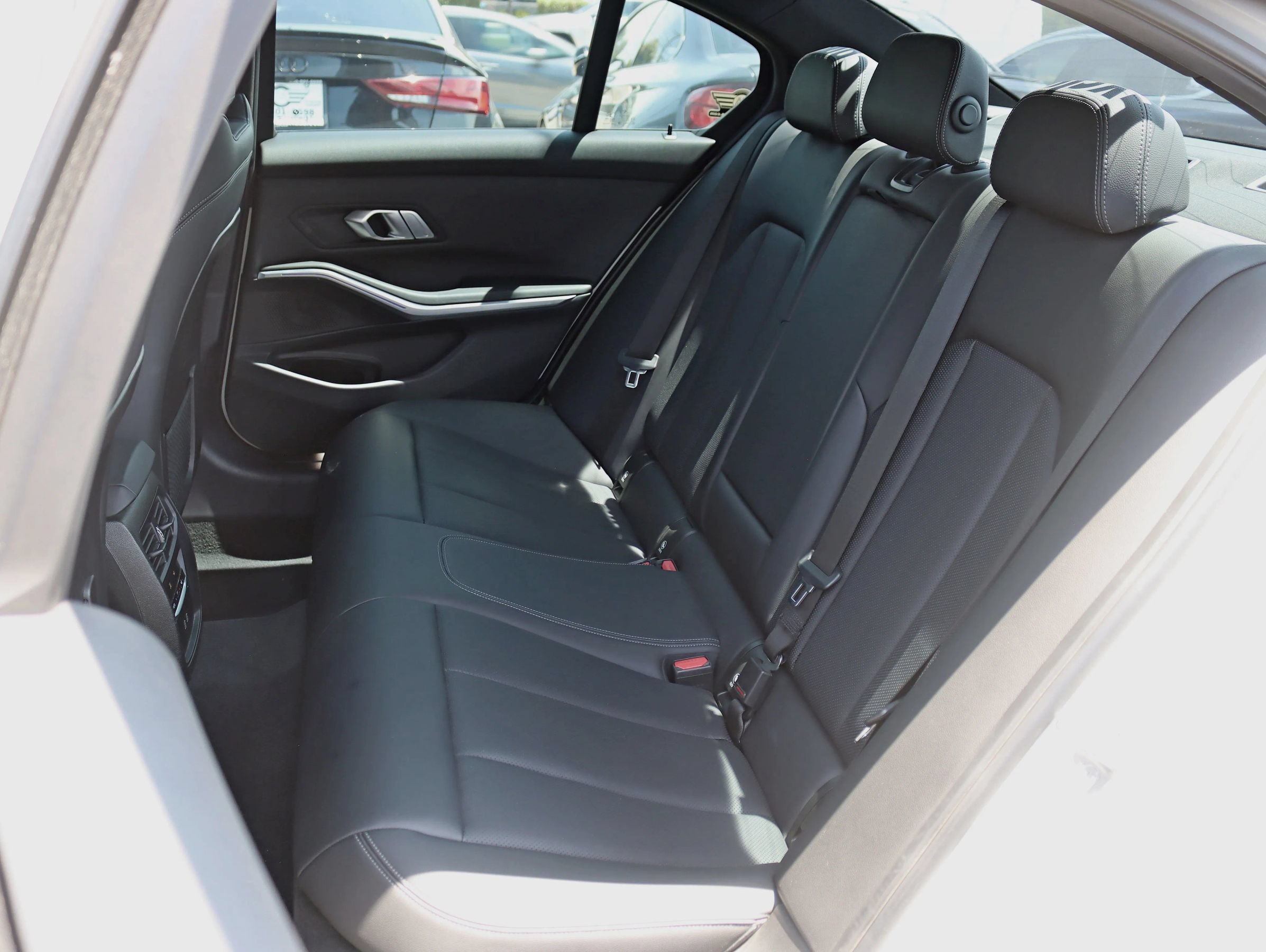 Used 2022 BMW 330i Sedan w/ M Sport Package RWD image 32