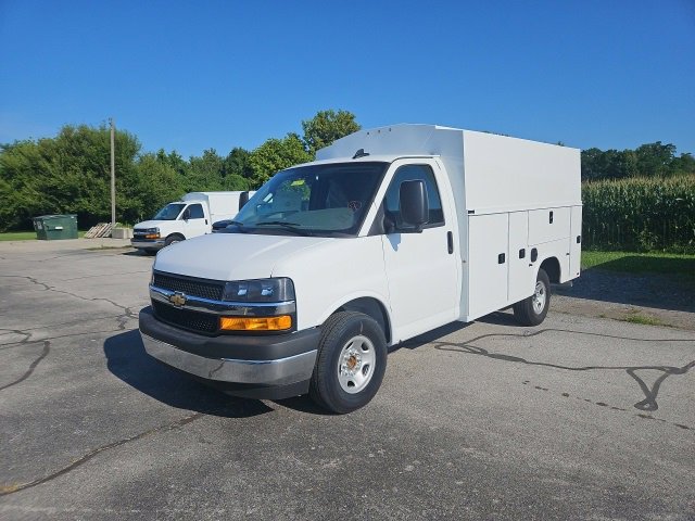 New 2025 Chevrolet Express 3500 w/ Power Convenience Package image 2