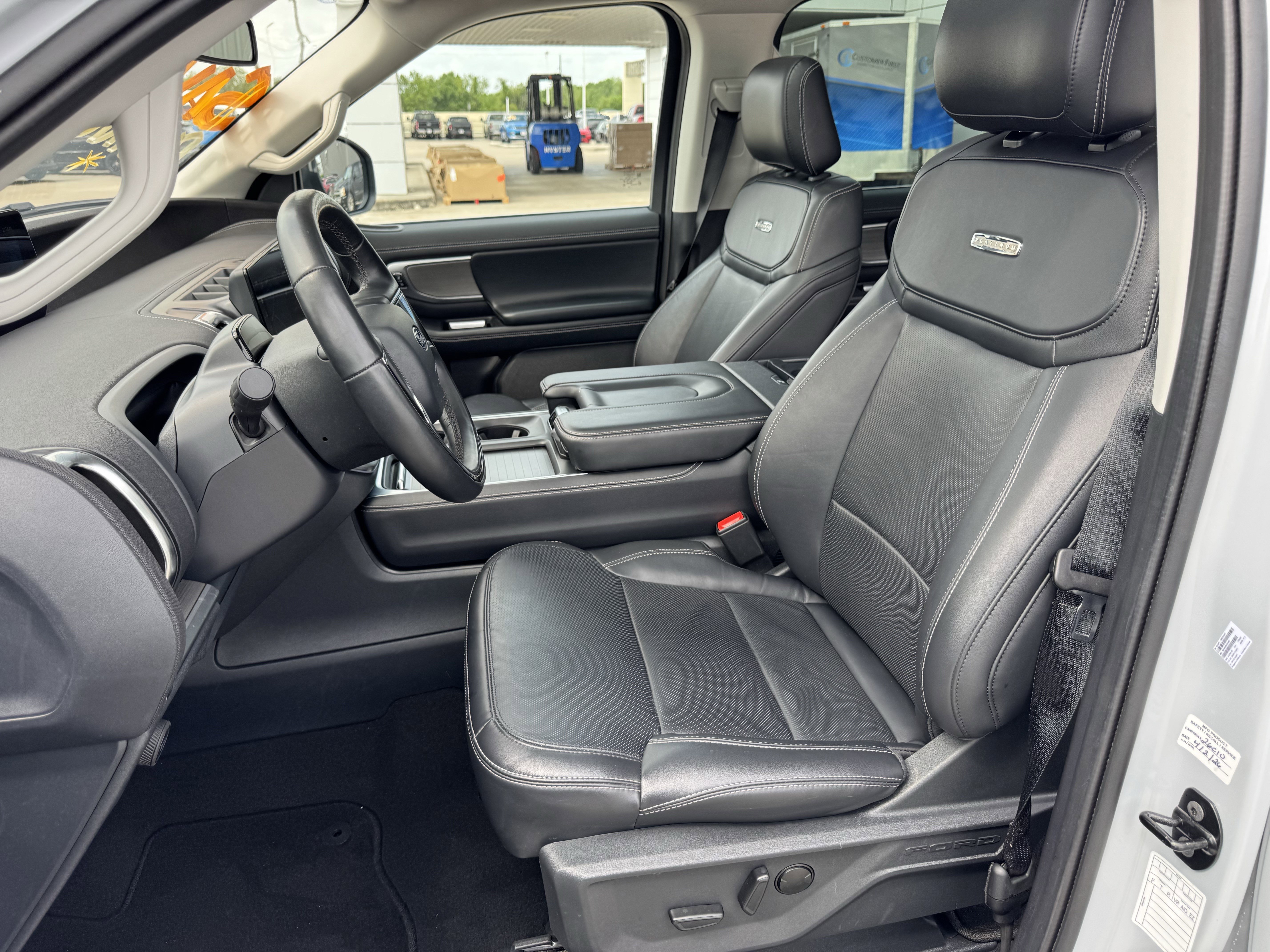Used 2025 Ford Expedition Platinum AWD/4WD image 29