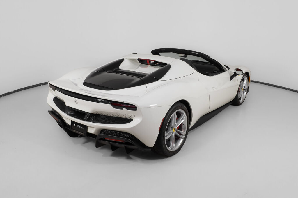 Used 2025 Ferrari 296 GTS RWD image 9