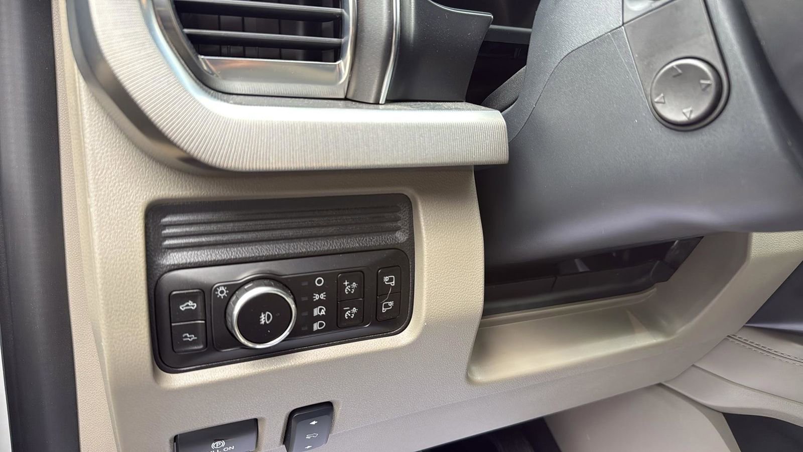 Used 2026 Ford F350 Platinum w/ Platinum Plus Package image 18