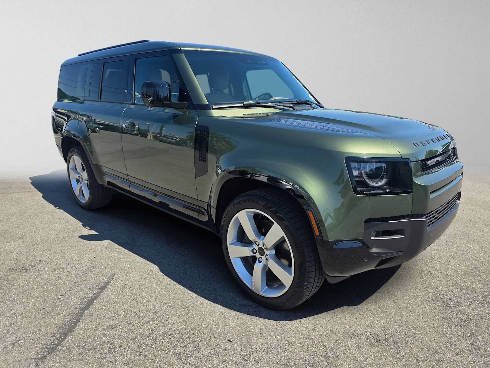New 2026 Land Rover Defender 130 X-Dynamic SE AWD/4WD image 7