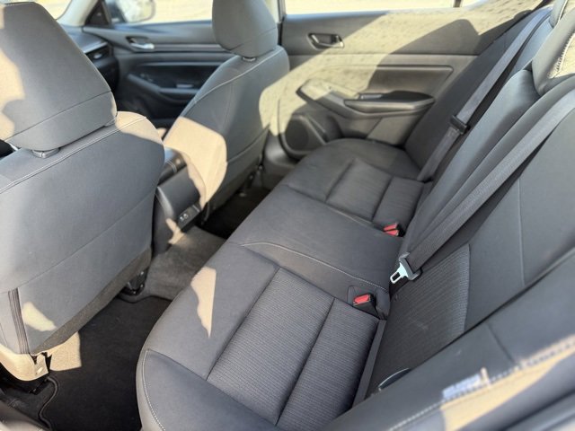 Used 2025 Nissan Altima 2.5 SV image 19