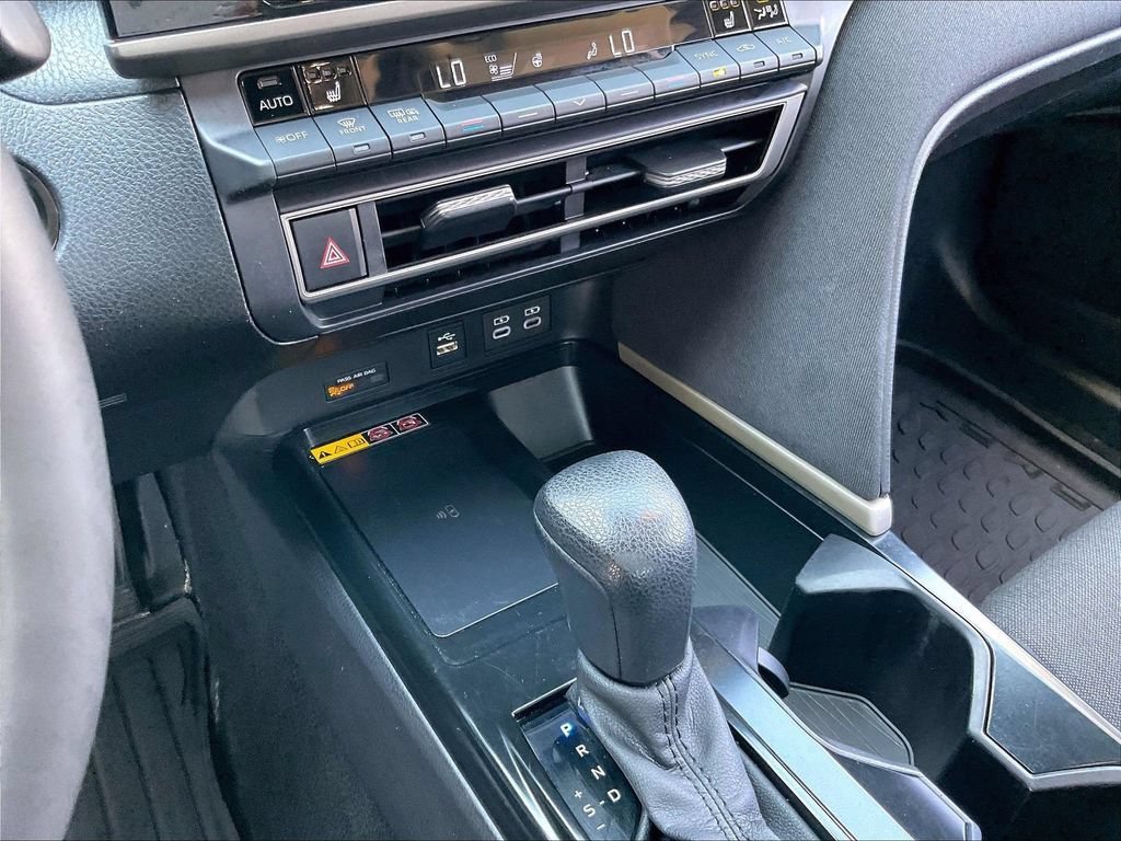 Used 2025 Toyota Camry LE w/ Convenience Package AWD/4WD image 25