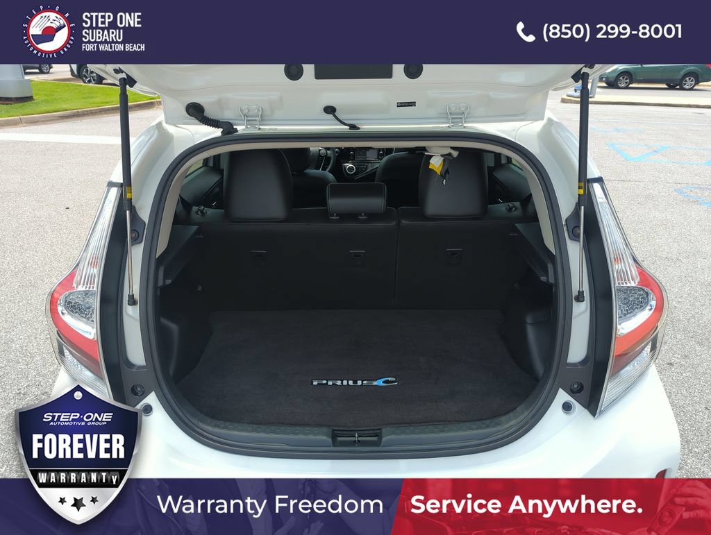 Used 2018 Toyota Prius C FWD image 30