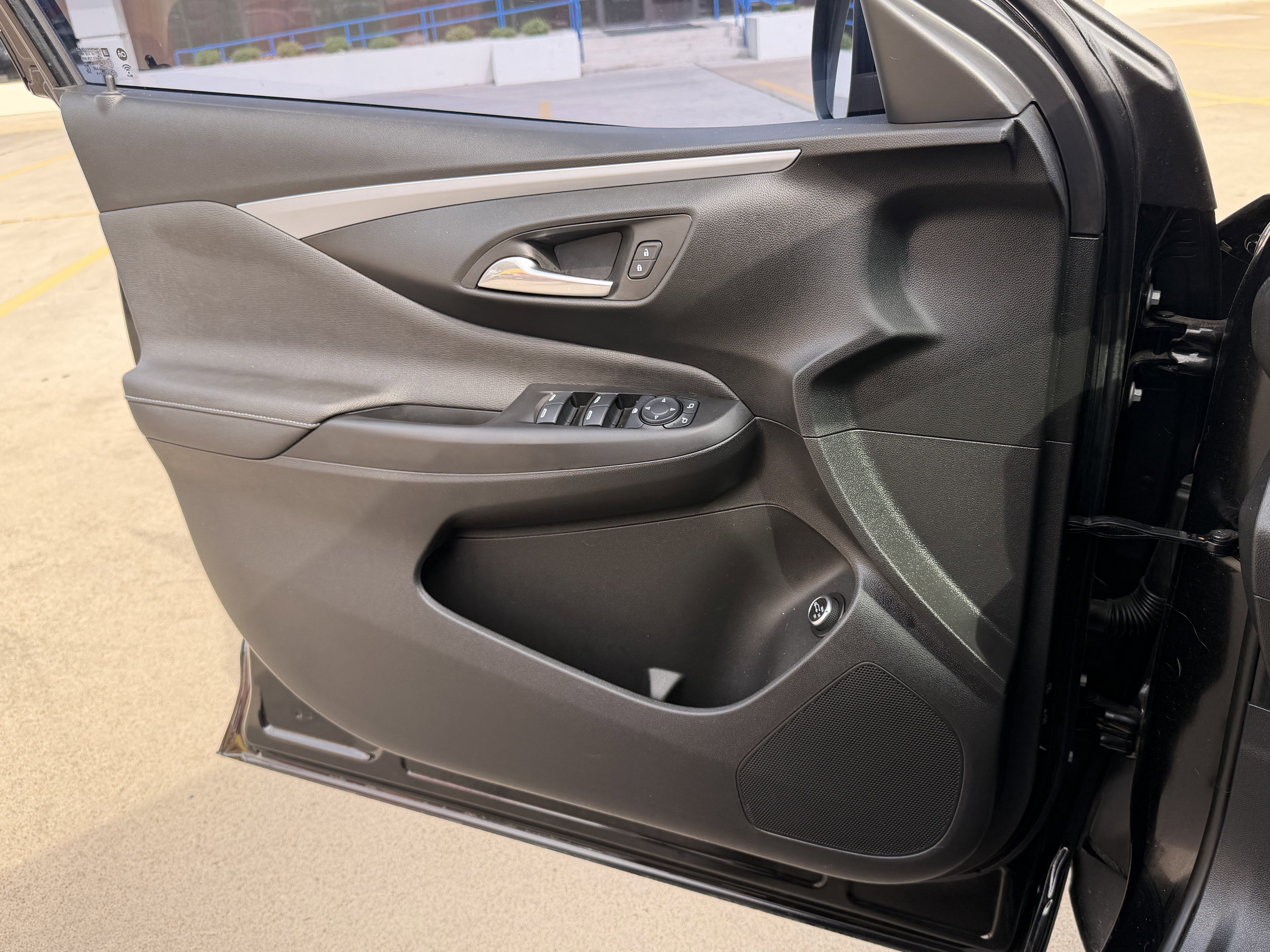 Used 2025 Buick Envista Preferred w/ Convenience II Package image 24