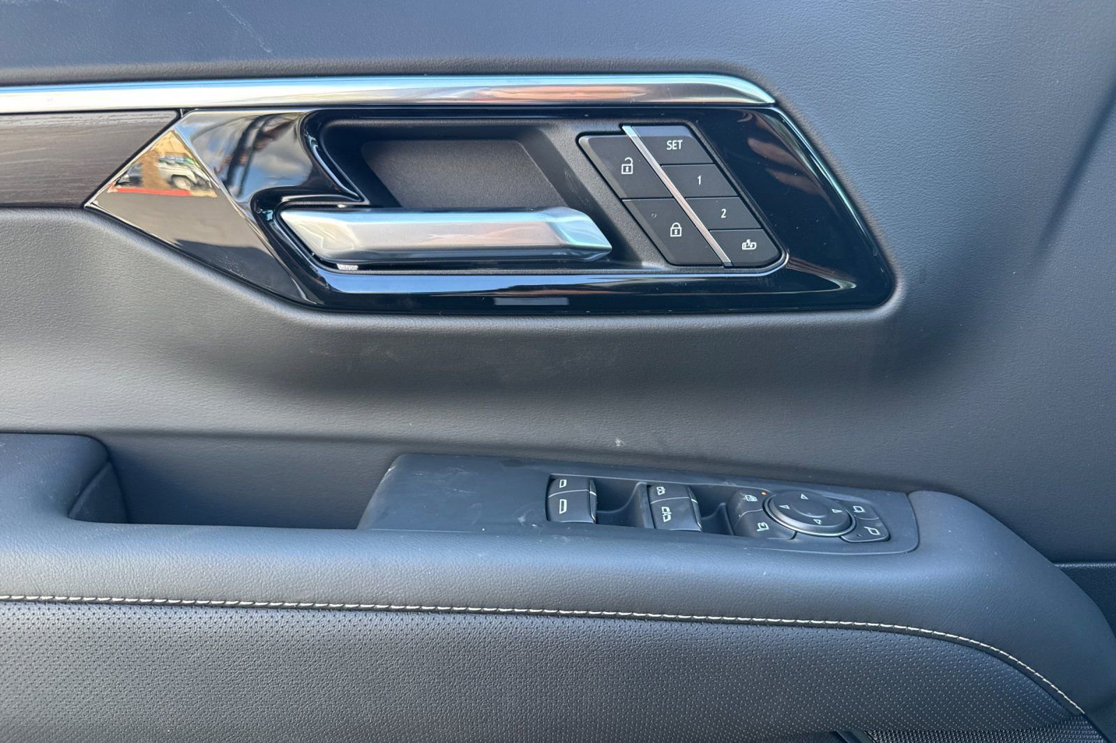 New 2026 Chevrolet Suburban Premier image 10