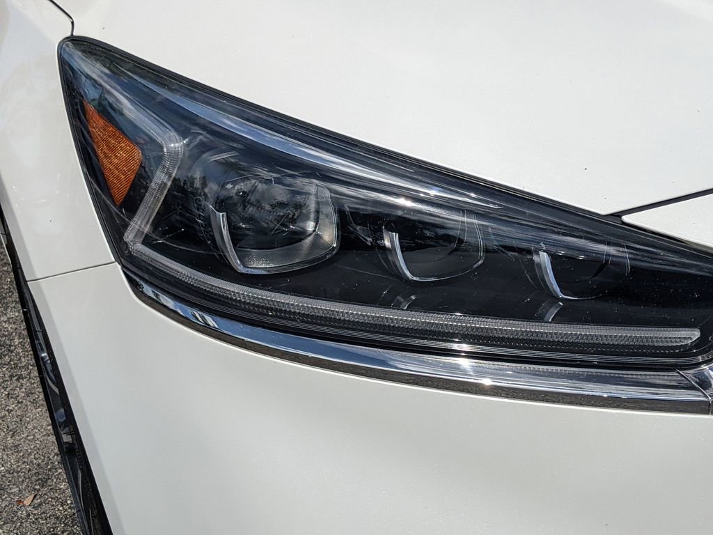 Used 2019 Kia Cadenza Technology image 11