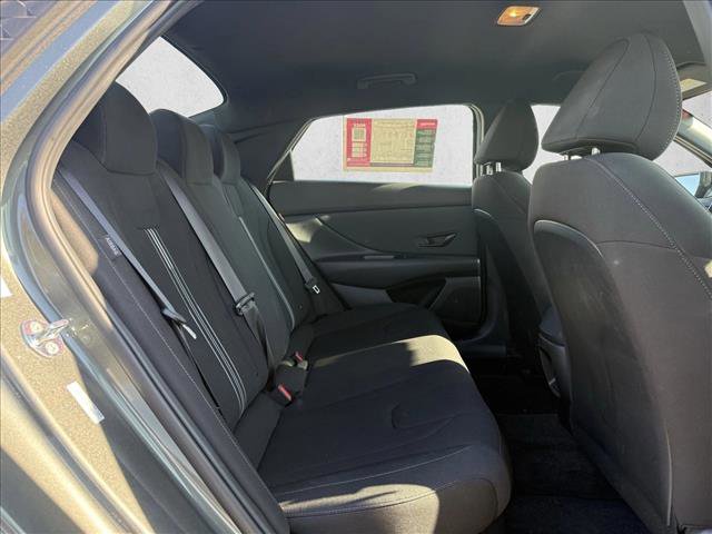 Certified 2025 Hyundai Elantra SEL image 18