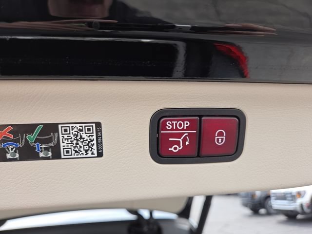 Used 2023 Mercedes-Benz EQS 580 4MATIC SUV image 17