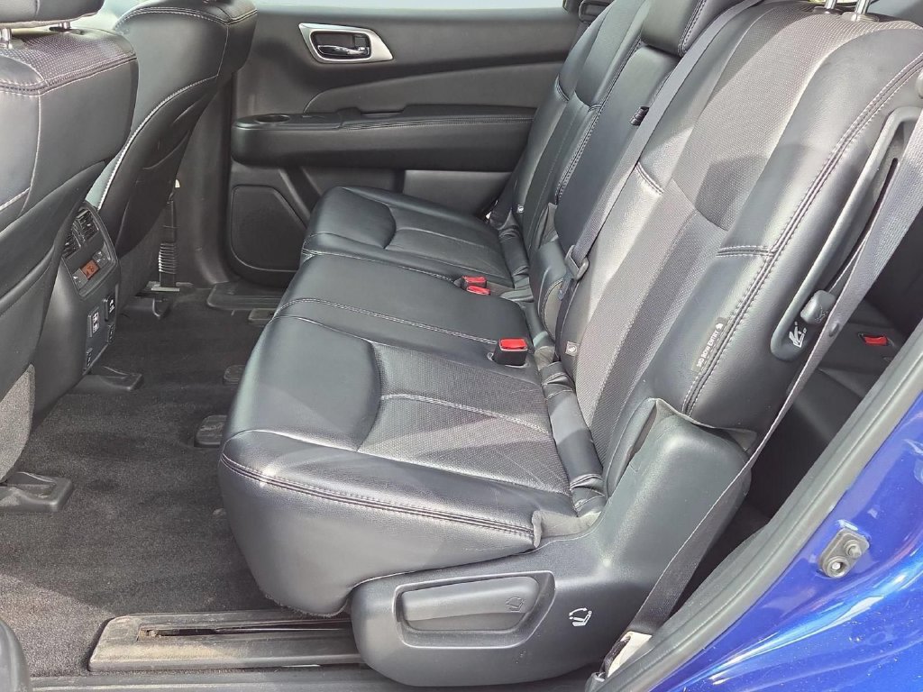 Used 2018 Nissan Pathfinder Platinum AWD/4WD image 29