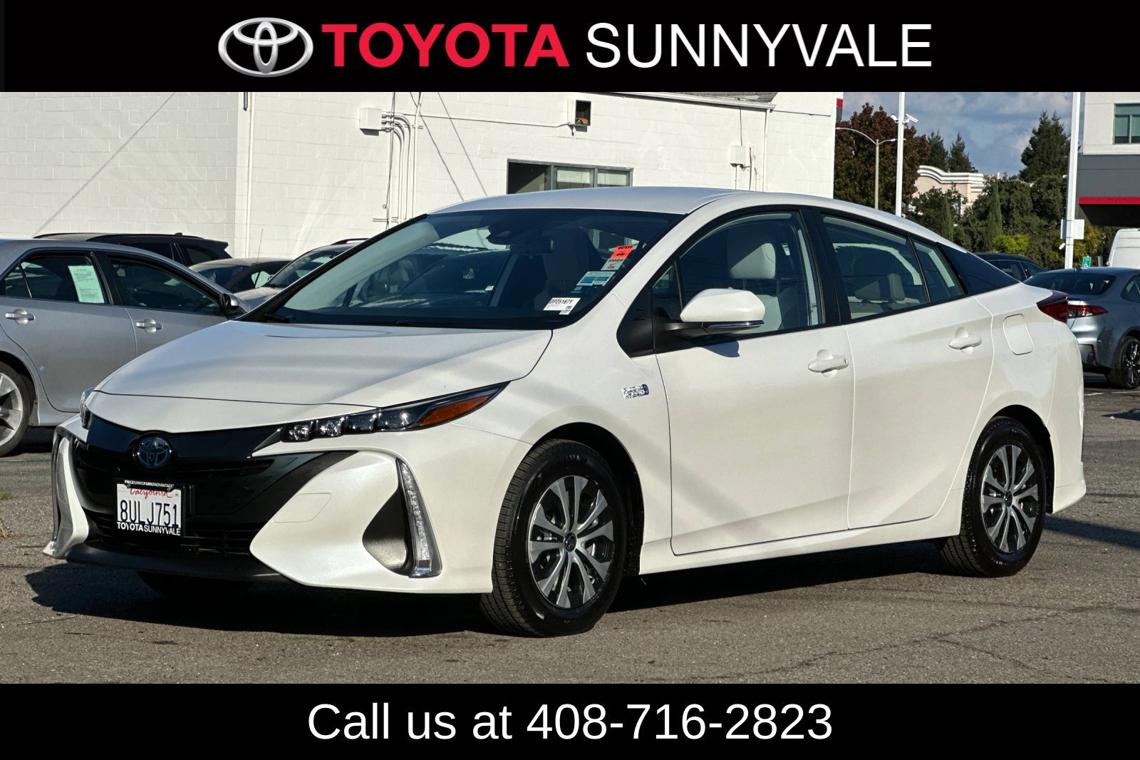 Used 2021 Toyota Prius Prime XLE FWD image 2