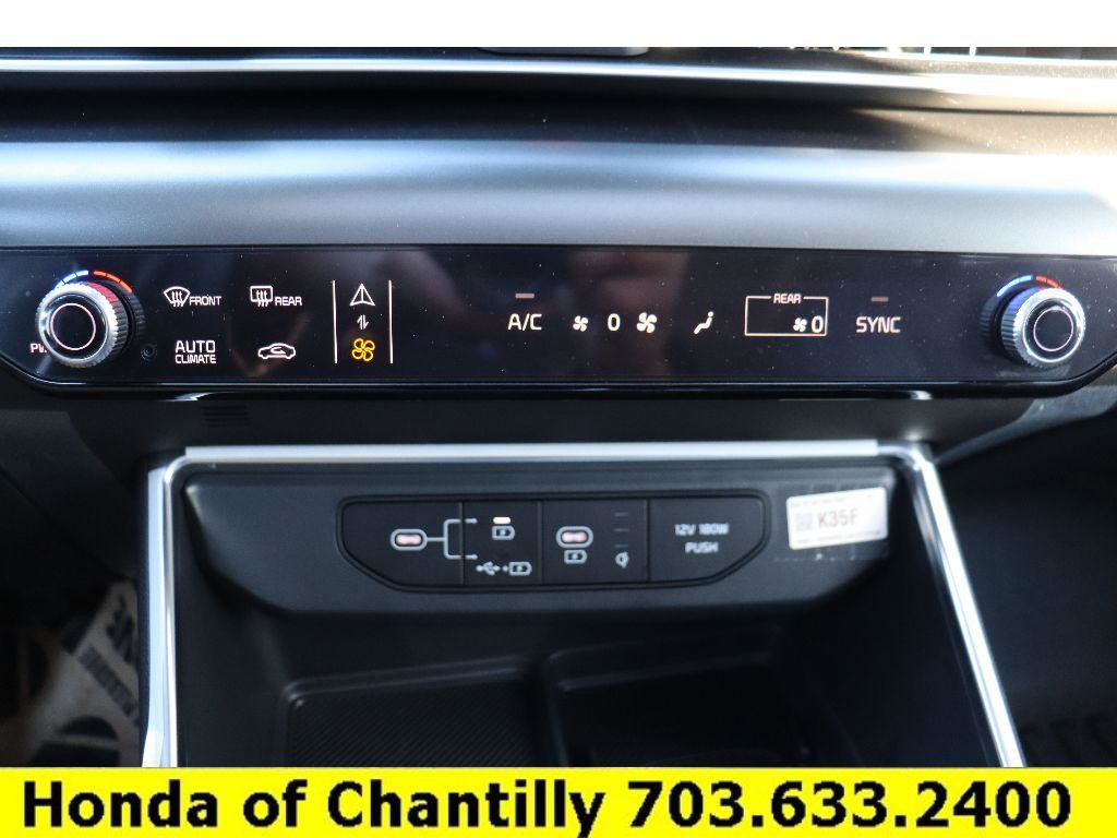 Used 2026 Kia Carnival SX w/ SX Dark Edition Package image 16