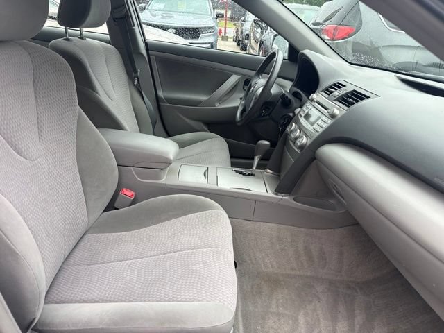 Used 2010 Toyota Camry LE FWD image 18