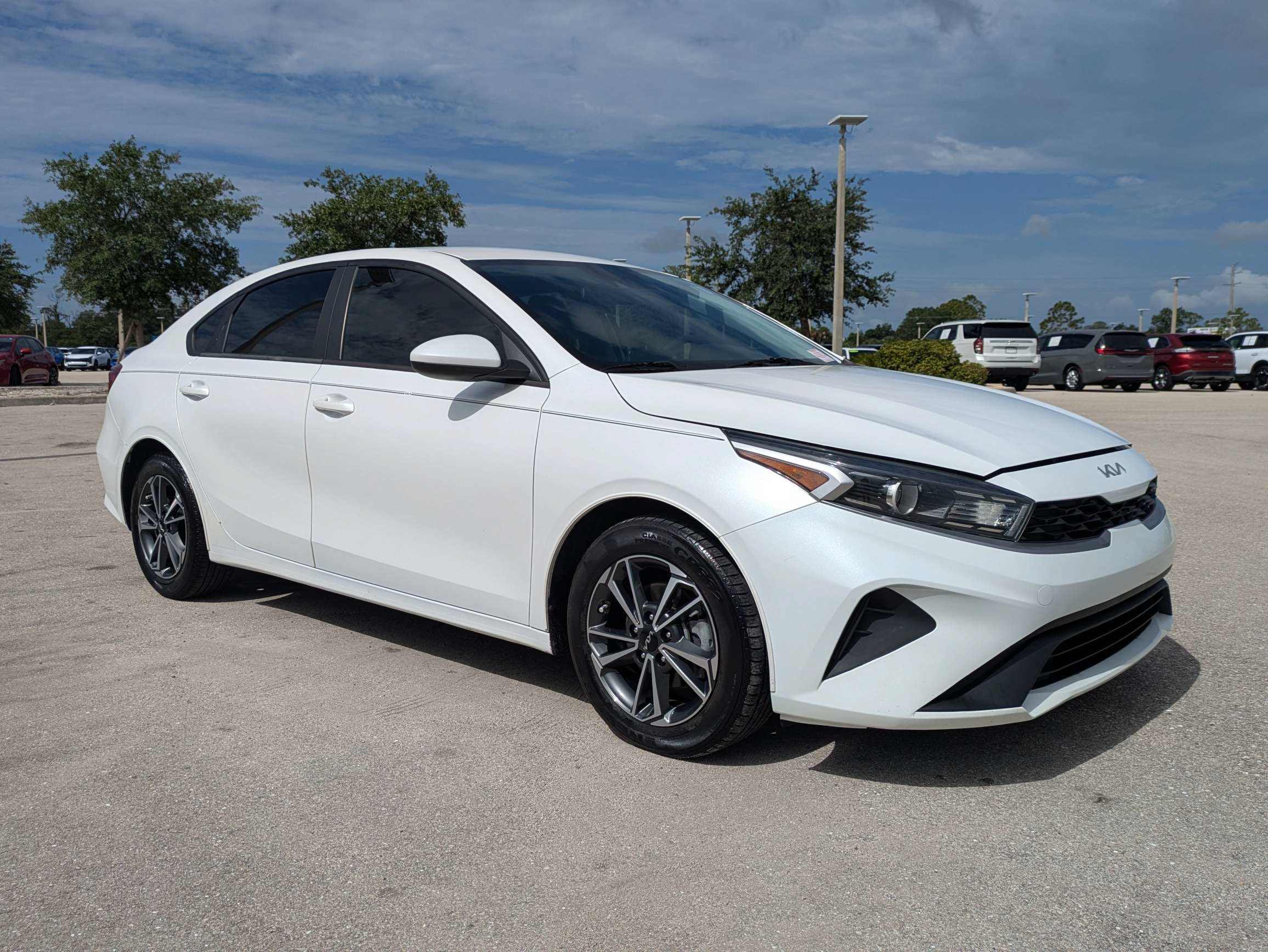 Certified 2022 Kia Forte LXS FWD image 2