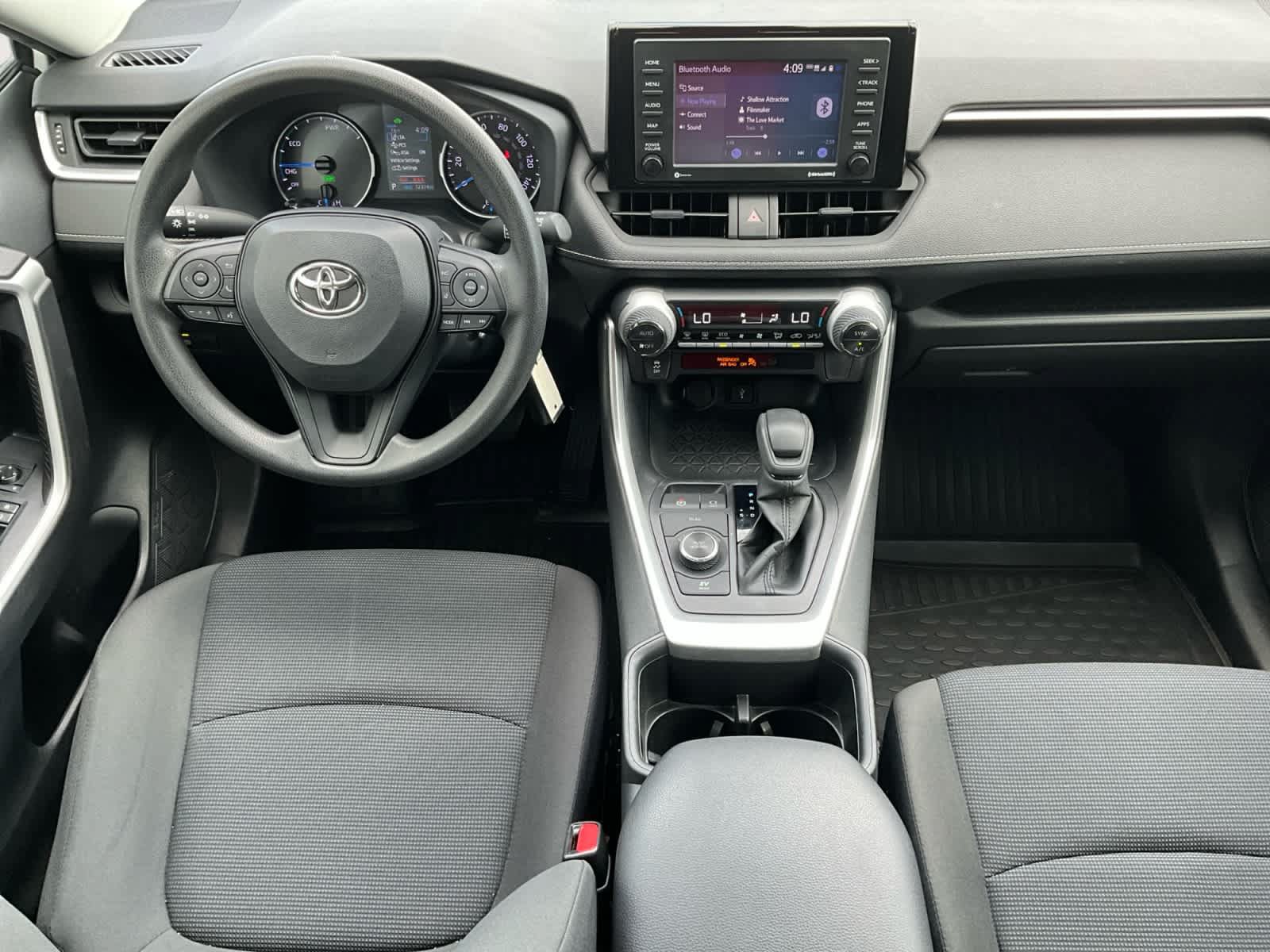 Used 2022 Toyota RAV4 LE AWD/4WD image 10