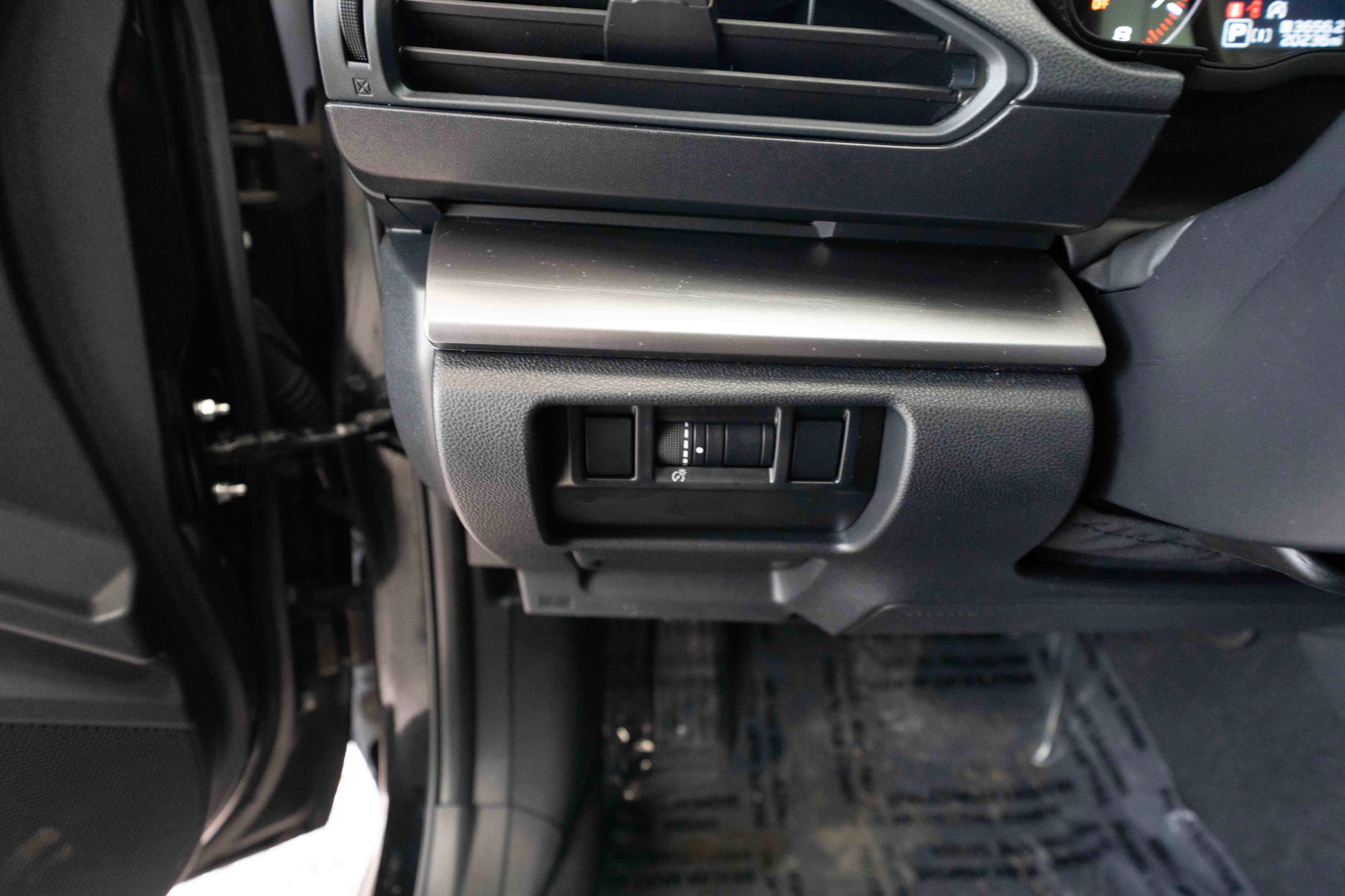 Used 2024 Subaru Impreza 2.0i Sport image 11