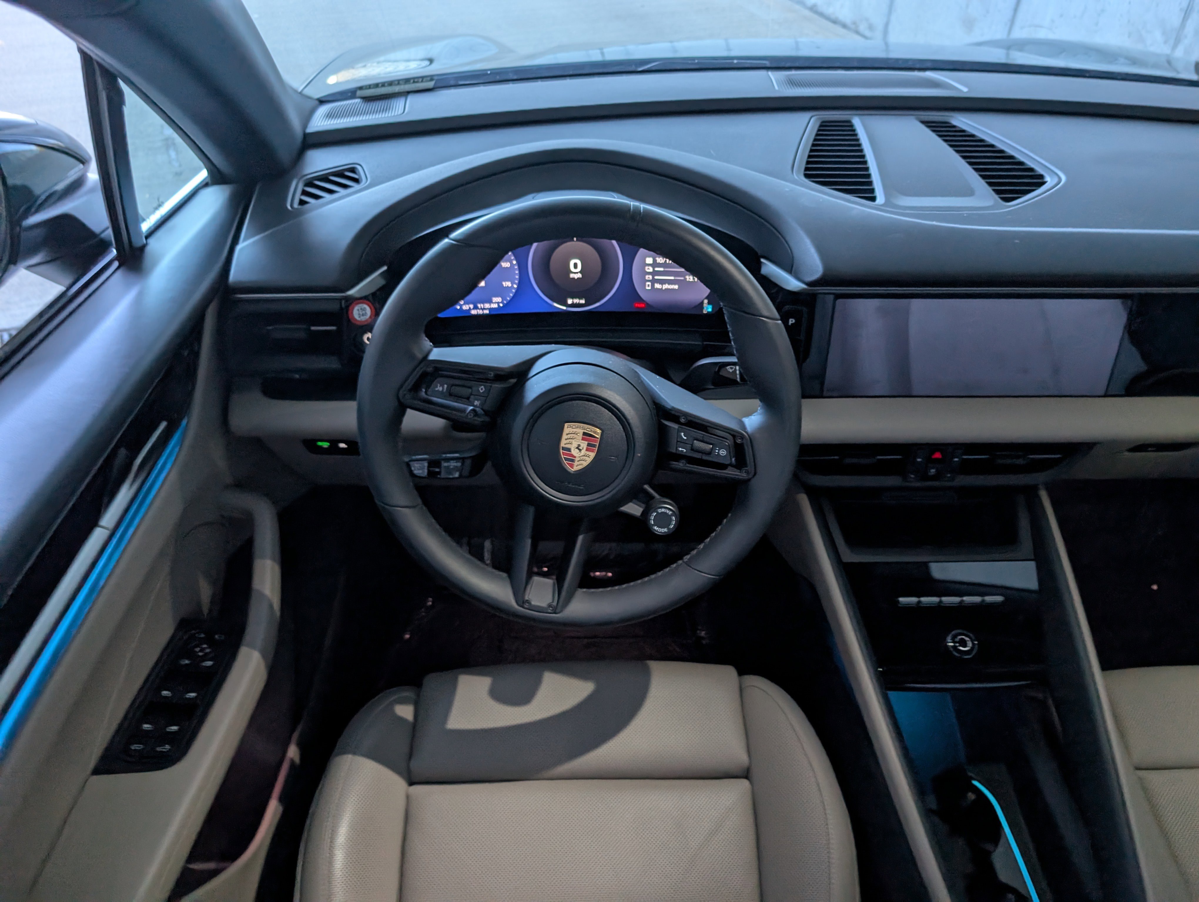 Used 2025 Porsche Macan Electric image 7