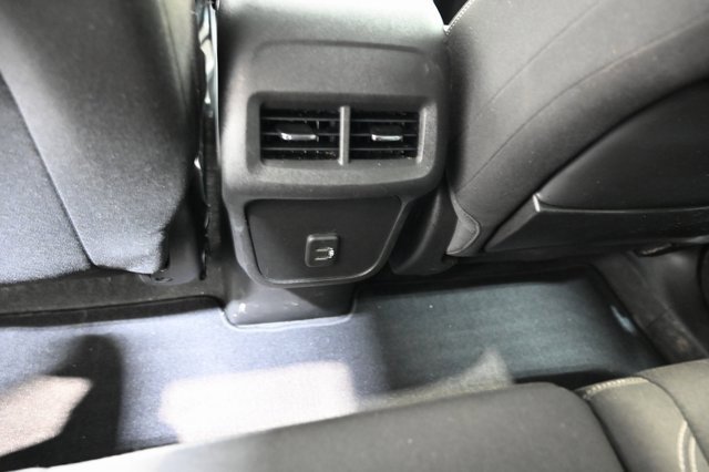 Used 2022 GMC Terrain SLE w/ Driver Convenience Package image 25