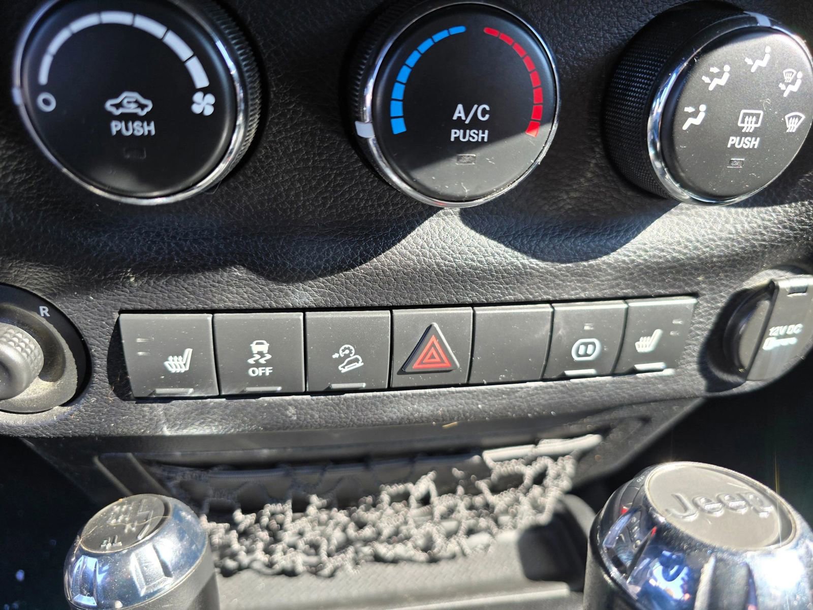 Used 2011 Jeep Wrangler Unlimited 70th Anniversary w/ Dual Top Group image 30