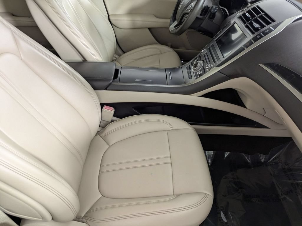 Used 2018 Lincoln MKZ Premiere FWD image 29