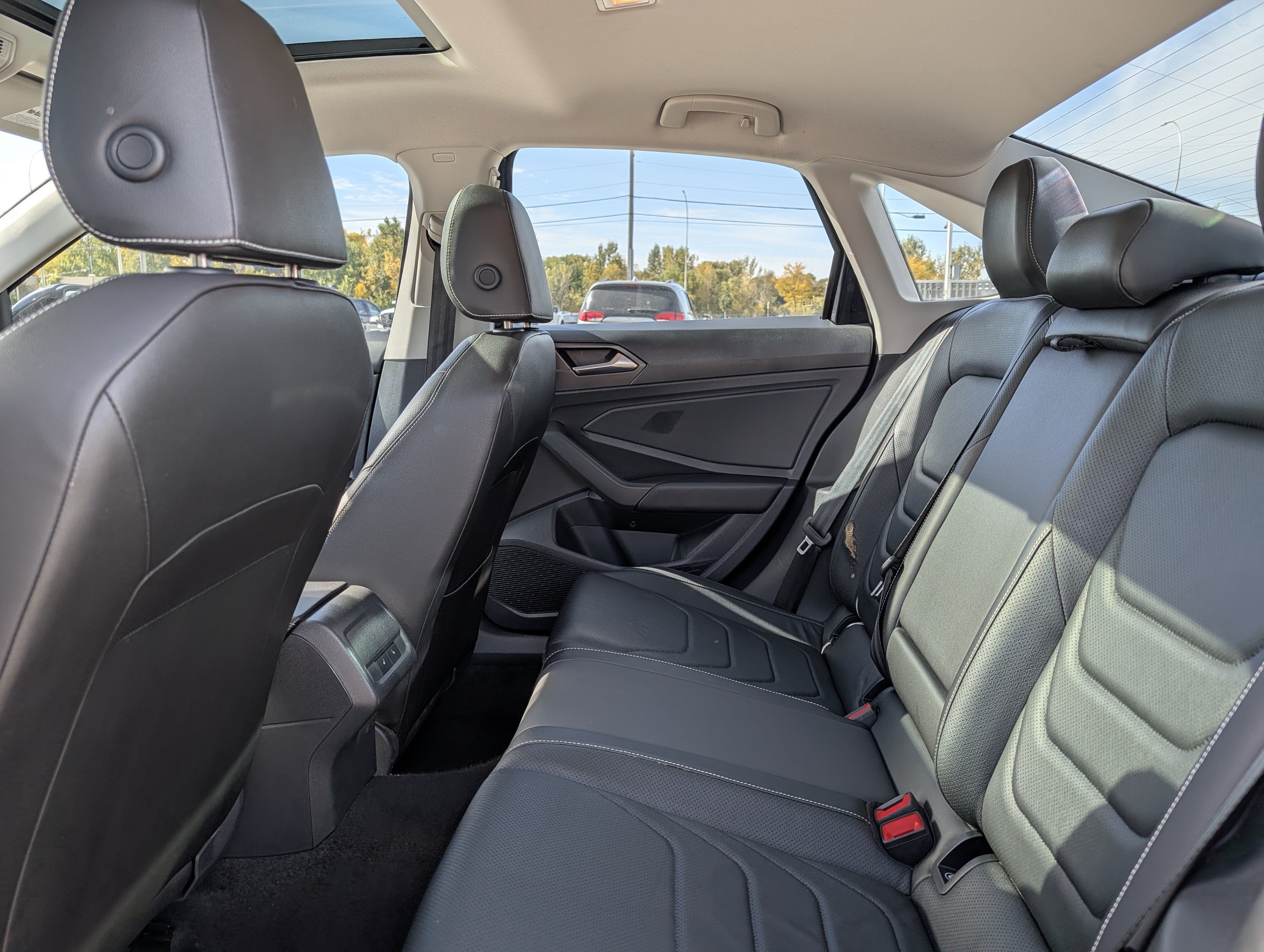 Certified 2023 Volkswagen Jetta SEL FWD image 21