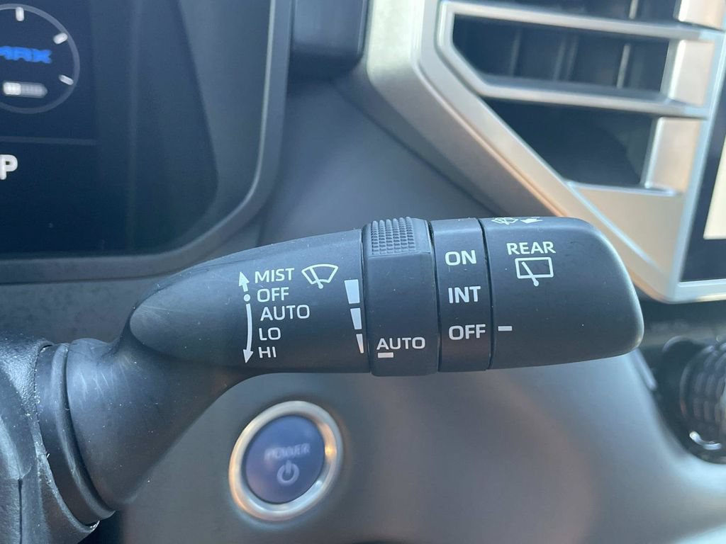 Used 2024 Toyota Sequoia Platinum AWD/4WD image 33