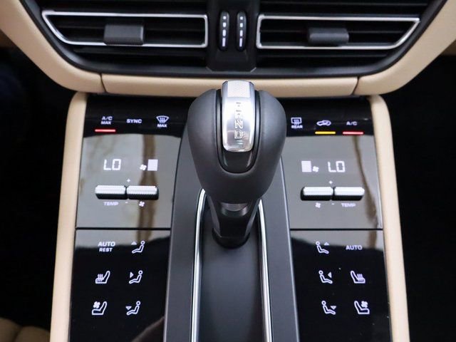 New 2024 Porsche Macan image 37