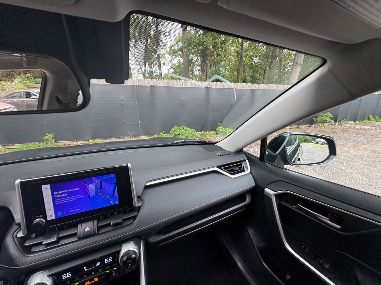 Used 2024 Toyota RAV4 XLE image 33