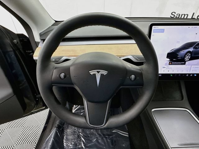 Used 2024 Tesla Model Y Long Range AWD/4WD image 10